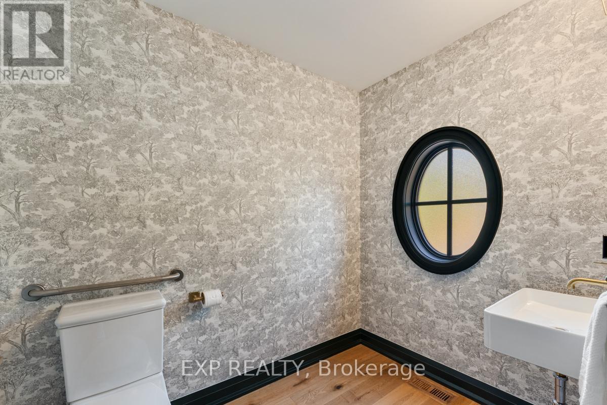944 Lake Drive E, Georgina, Ontario  L0E 1L0 - Photo 13 - N12278351