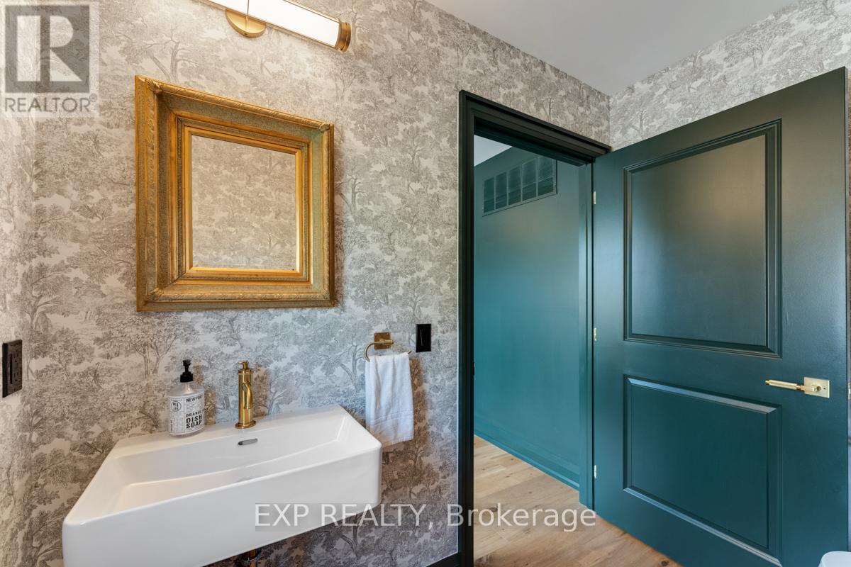 944 Lake Drive E, Georgina, Ontario  L0E 1L0 - Photo 14 - N12278351