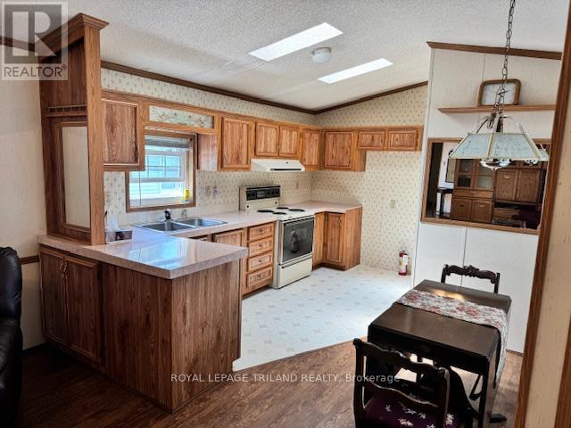 10 - 200 Agnes Street, Thames Centre, Ontario  N0M 2P0 - Photo 6 - X12278532