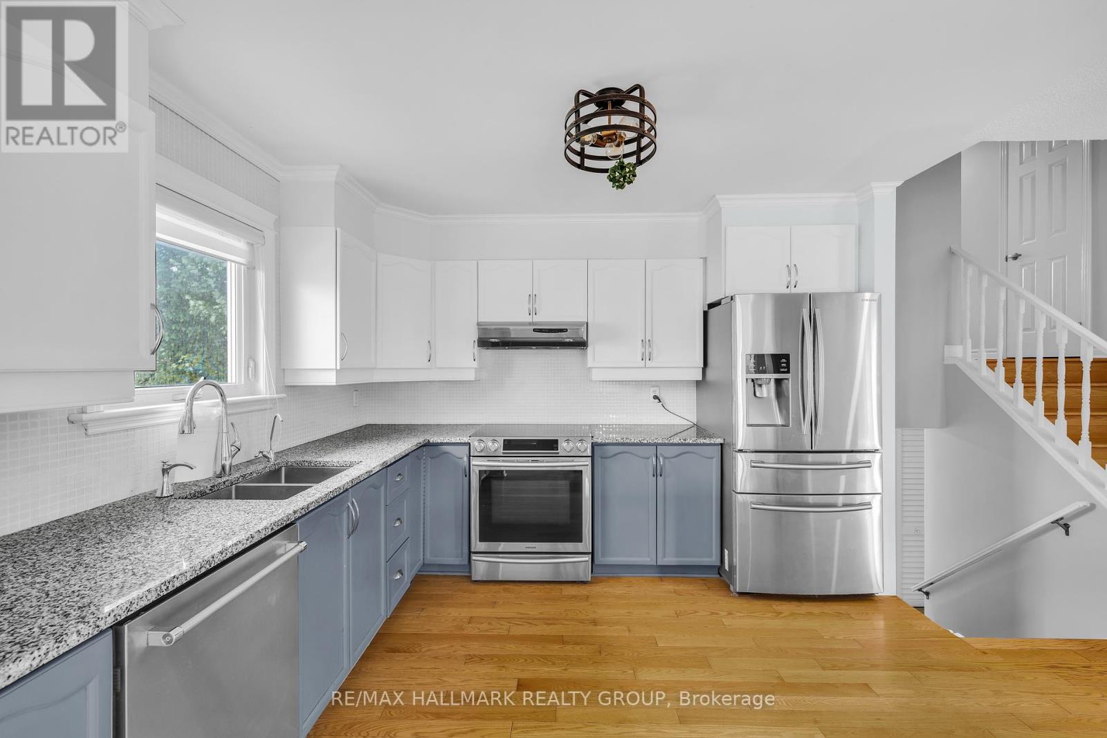 148 Charles Street, Arnprior, Ontario  K7S 1A7 - Photo 13 - X12278513