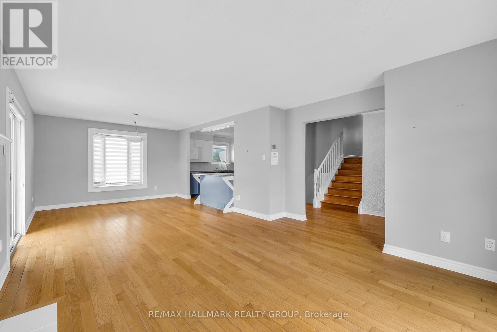 148 Charles Street, Arnprior, Ontario  K7S 1A7 - Photo 7 - X12278513