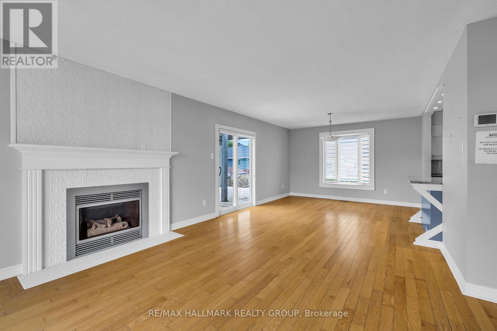 148 Charles Street, Arnprior, Ontario  K7S 1A7 - Photo 8 - X12278513