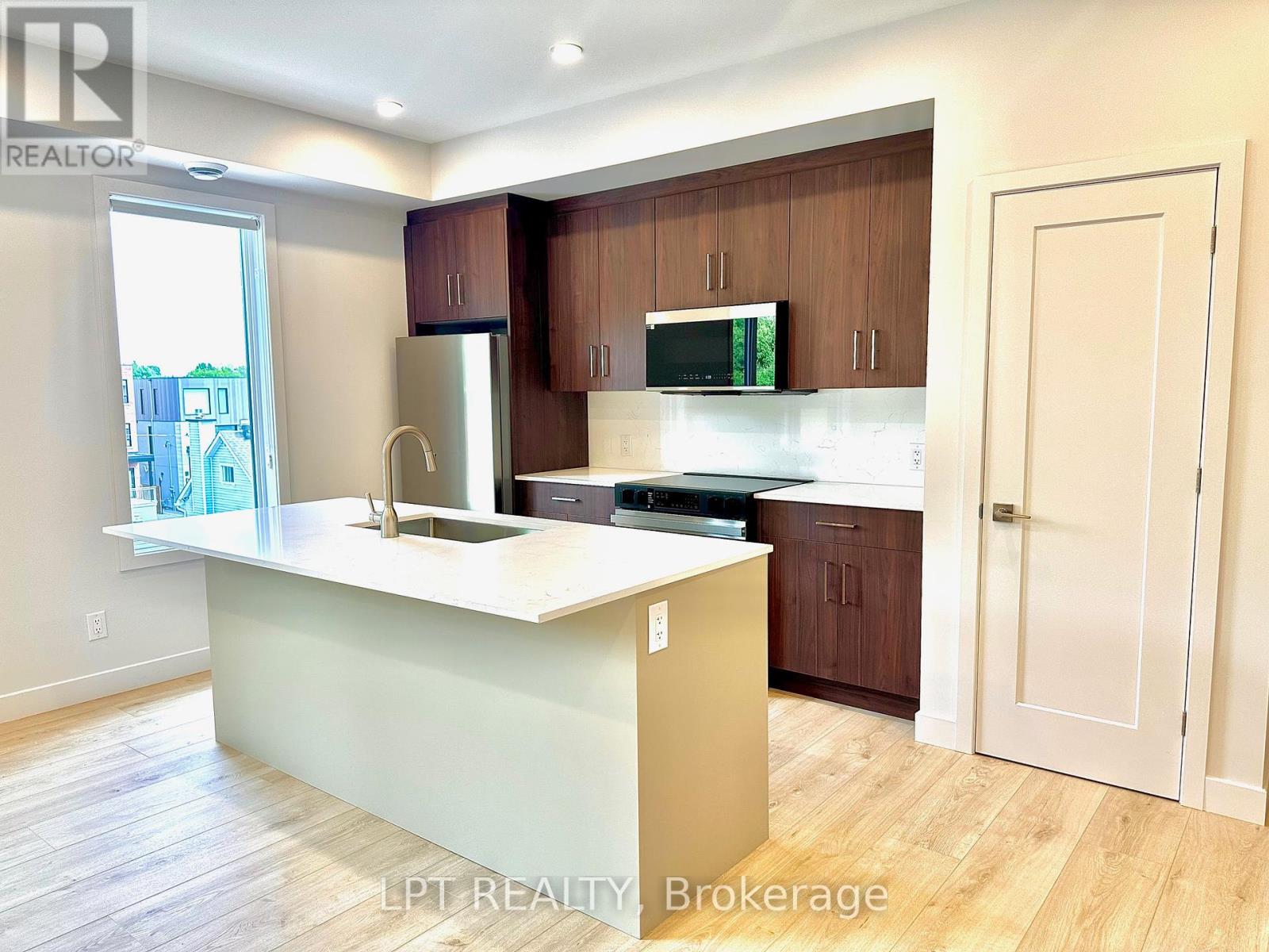 6 - 254 Garneau Street, Ottawa, Ontario  K1L 7T8 - Photo 2 - X12278545
