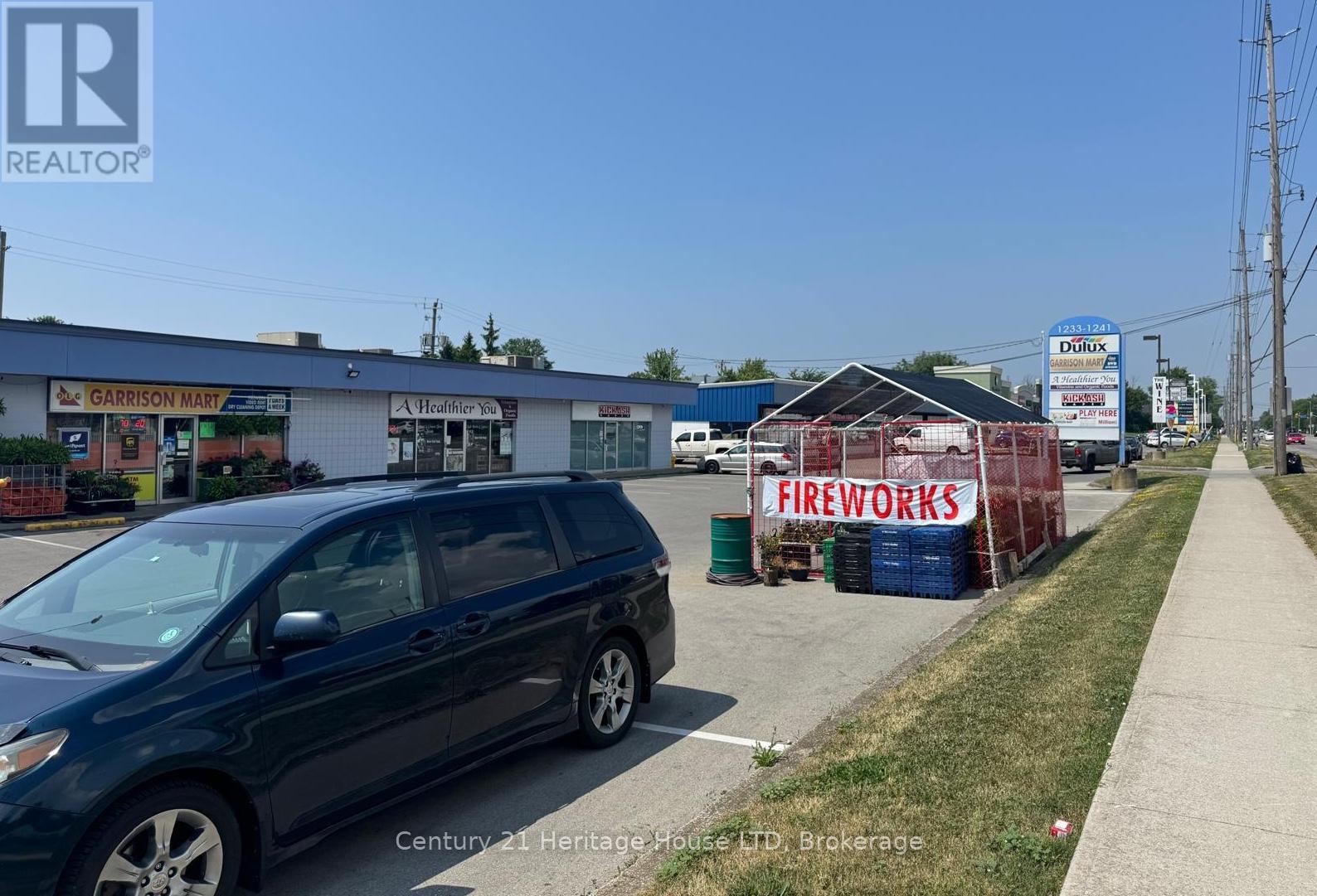 1233 Garrison Road, Fort Erie (Crescent Park), Ontario  L2A 1P2 - Photo 2 - X12278446