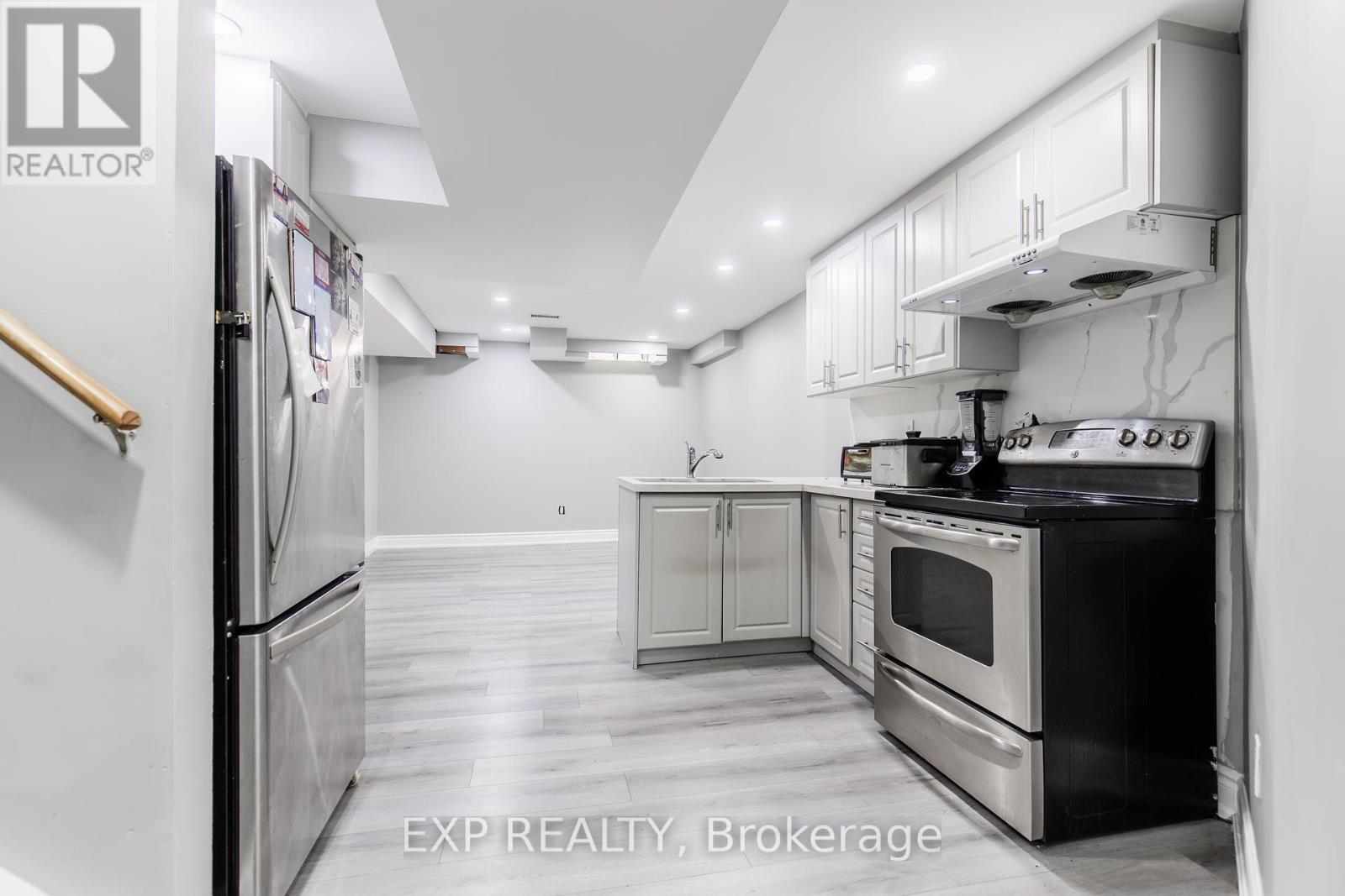 334 Van Kirk Drive, Brampton, Ontario  L7A 1V5 - Photo 35 - W12278356