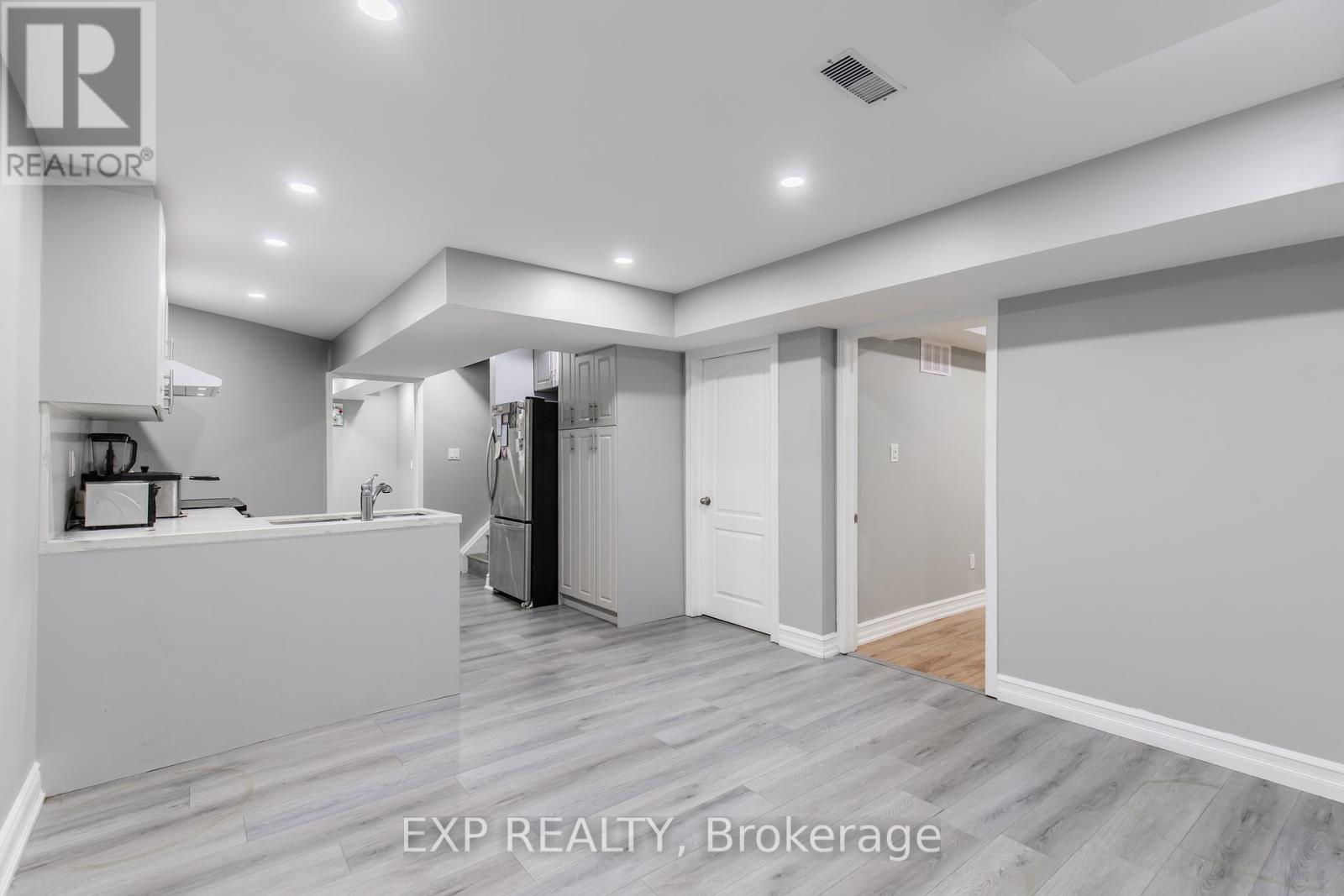 334 Van Kirk Drive, Brampton, Ontario  L7A 1V5 - Photo 38 - W12278356