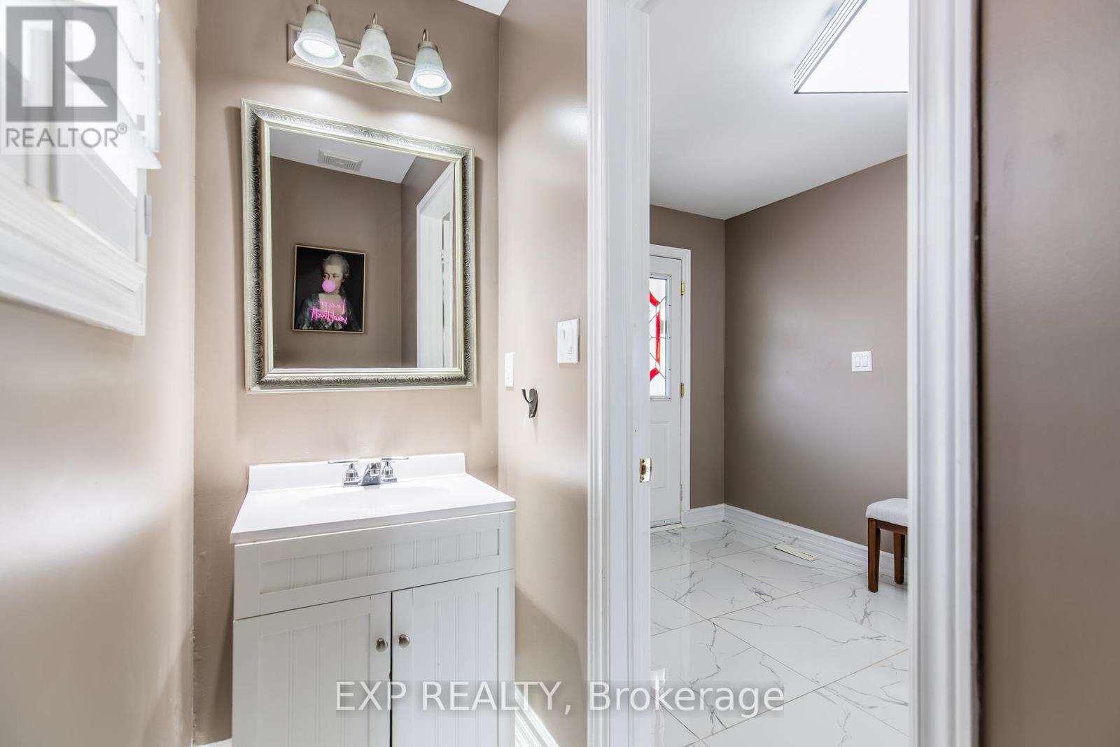 334 Van Kirk Drive, Brampton, Ontario  L7A 1V5 - Photo 5 - W12278356
