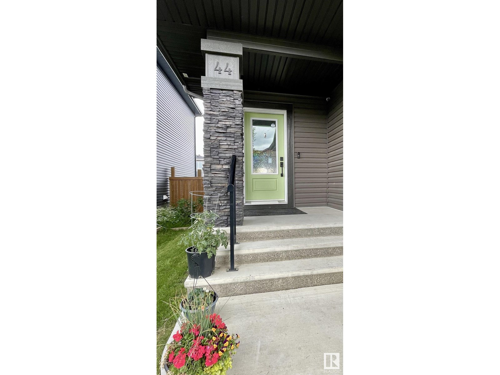 Property at 44 PRESCOTT BV image 2