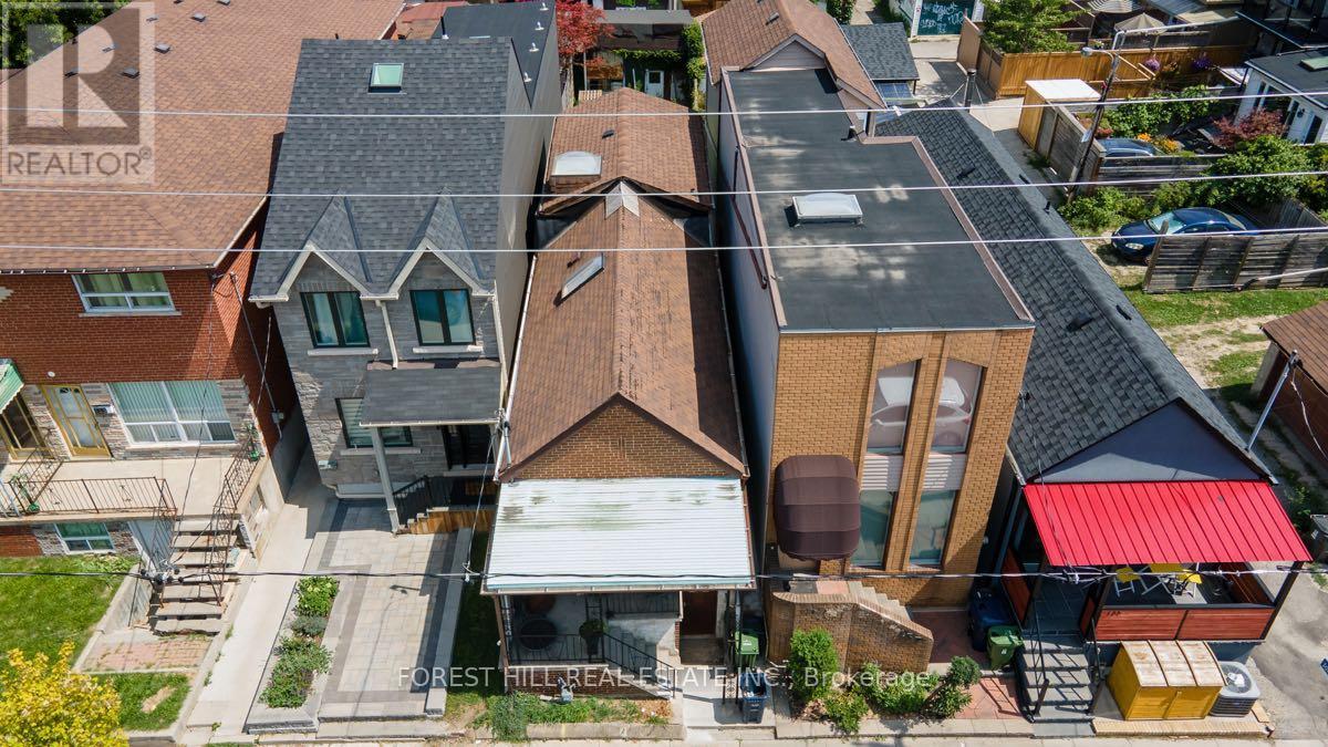 139 Christie Street, Toronto, Ontario  M6G 3B3 - Photo 4 - C12275750