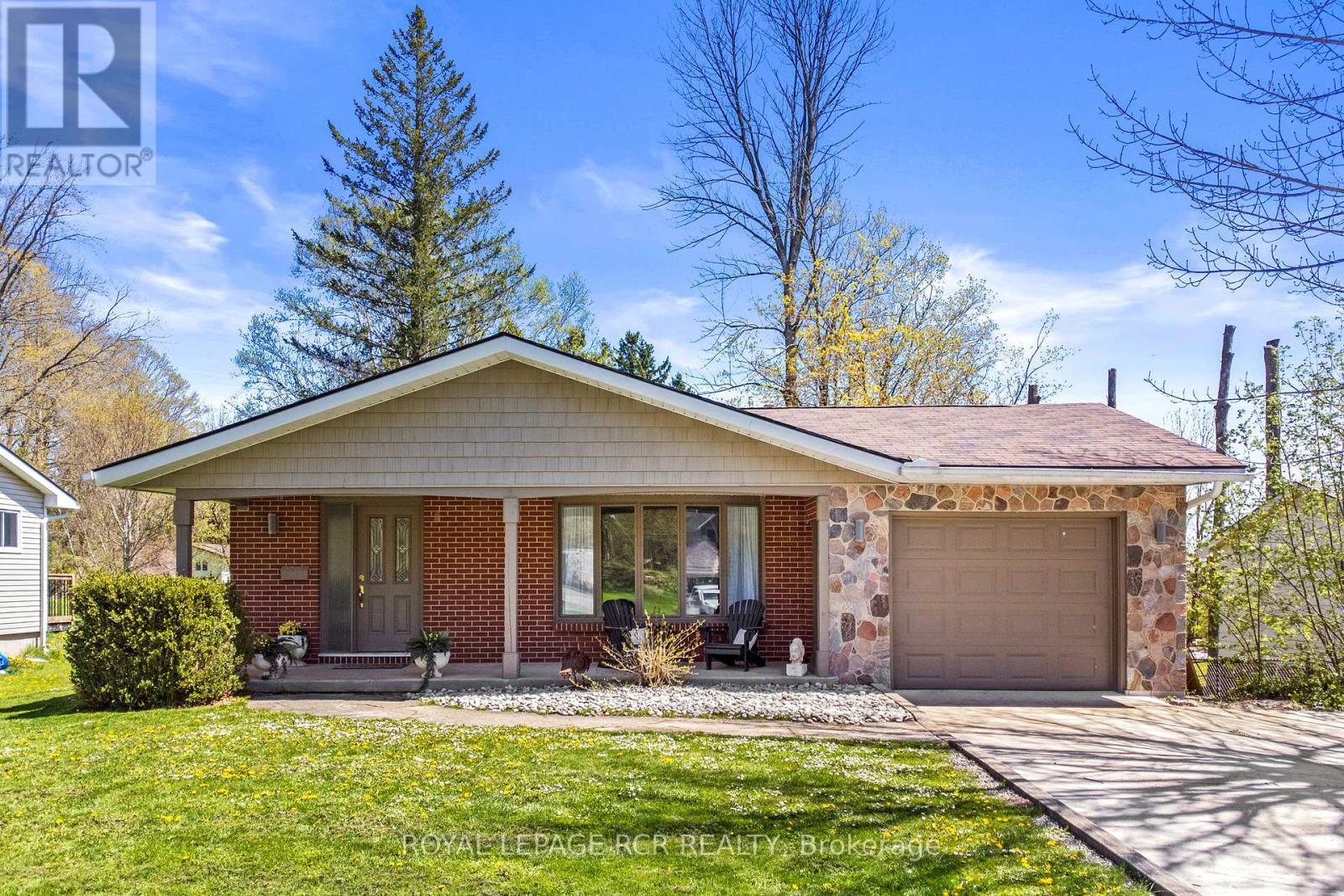 709 Mcnaughton Street, South Bruce Peninsula, Ontario  N0H 2T0 - Photo 3 - X12278298