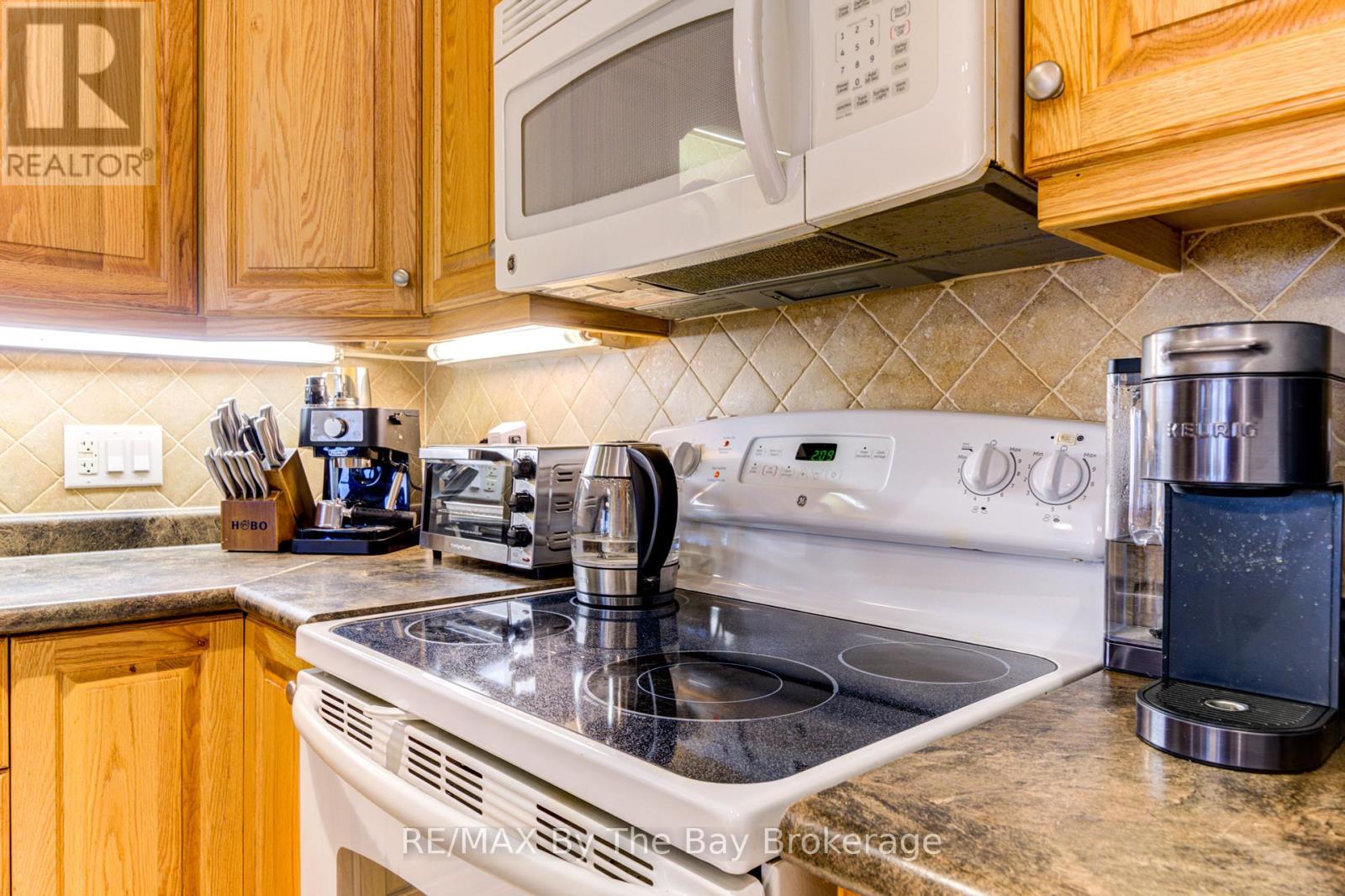 122 Meadow Lane, Wasaga Beach, Ontario  L9Z 0A4 - Photo 13 - S12278538