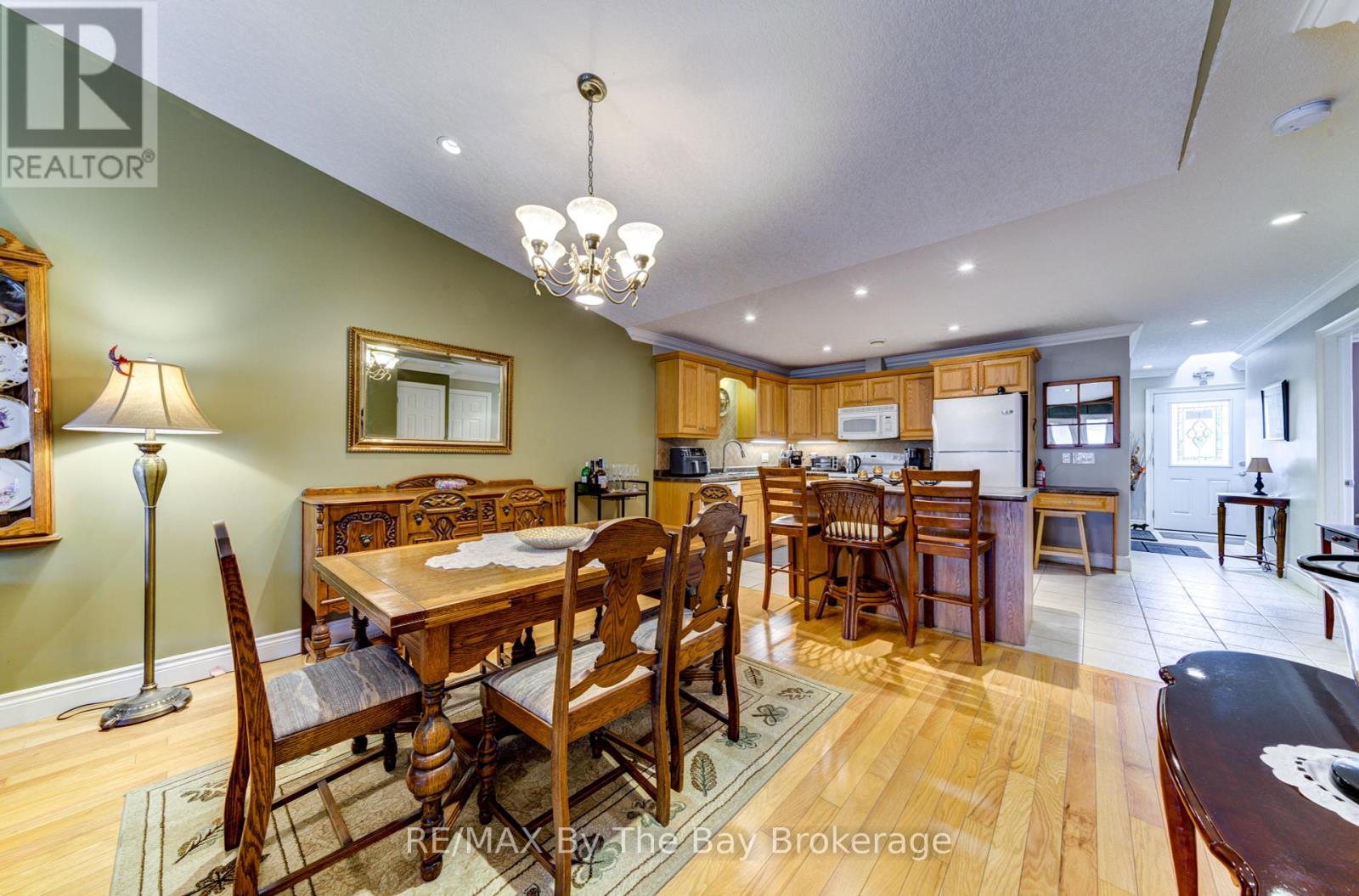 122 Meadow Lane, Wasaga Beach, Ontario  L9Z 0A4 - Photo 16 - S12278538