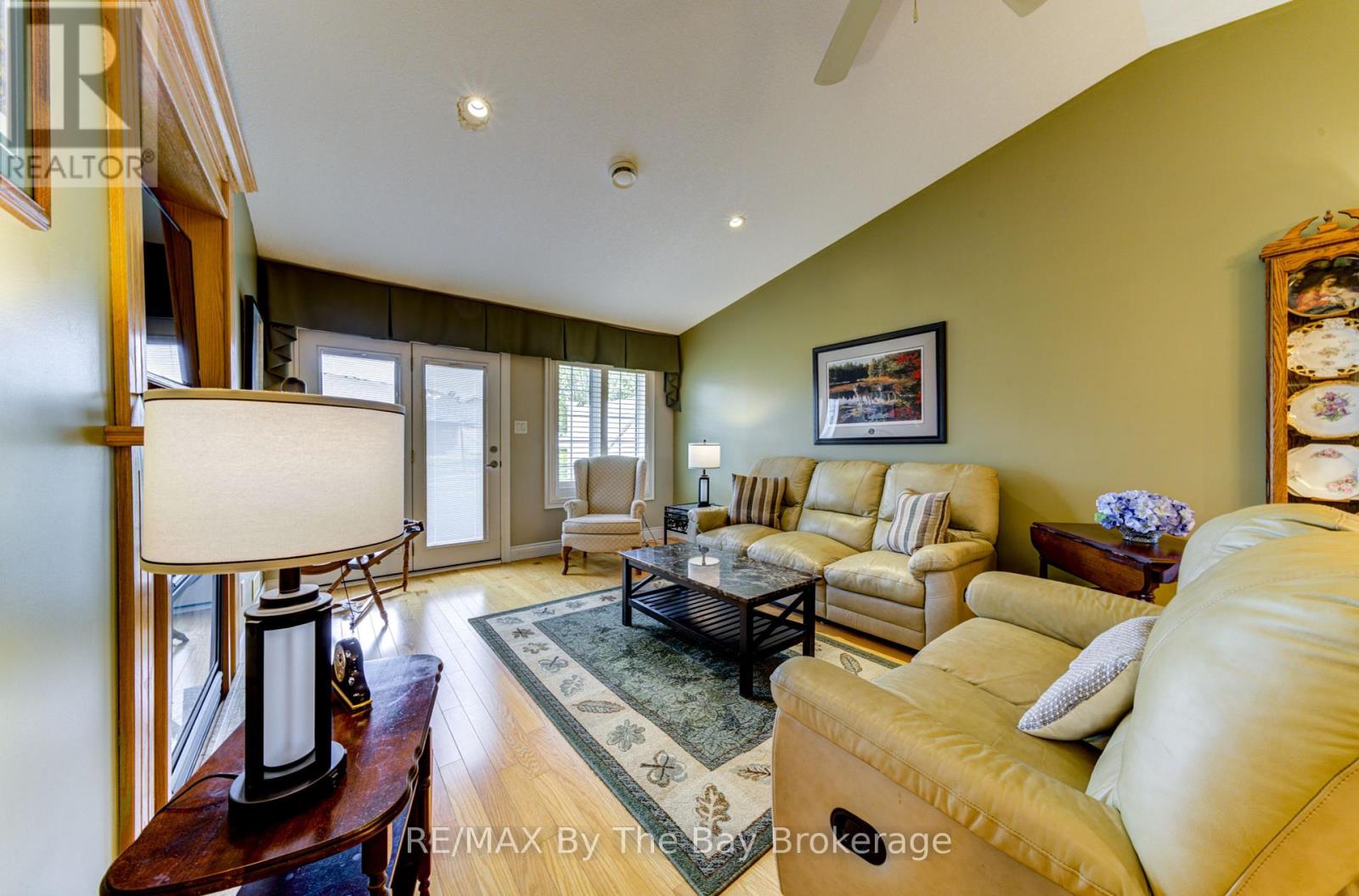 122 Meadow Lane, Wasaga Beach, Ontario  L9Z 0A4 - Photo 19 - S12278538