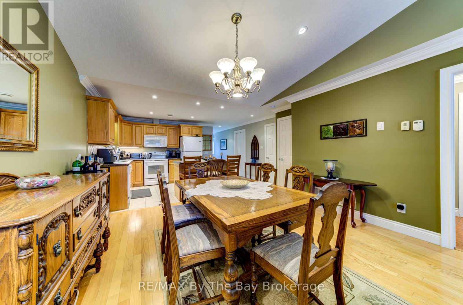 122 Meadow Lane, Wasaga Beach, Ontario  L9Z 0A4 - Photo 17 - S12278538