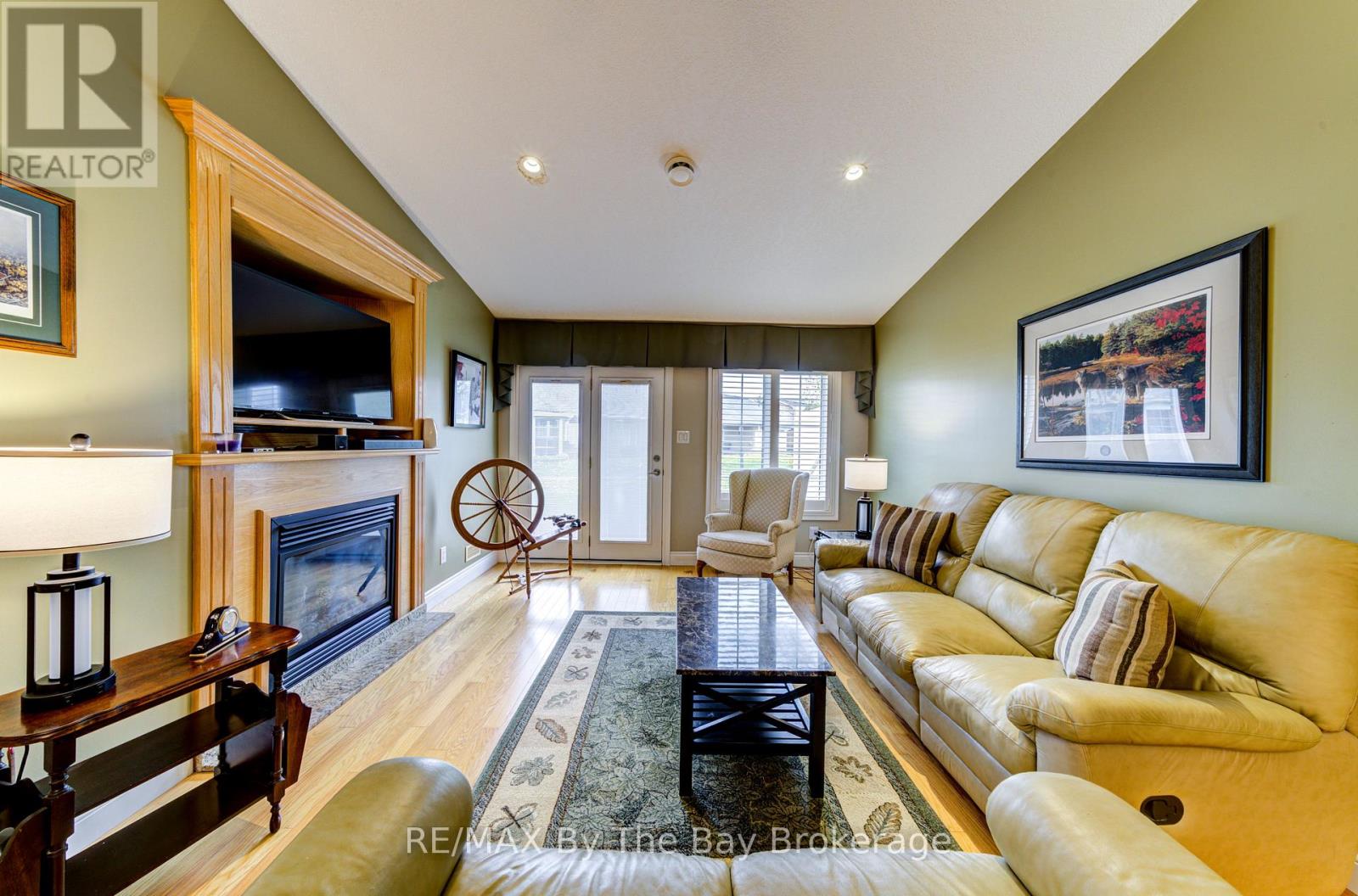 122 Meadow Lane, Wasaga Beach, Ontario  L9Z 0A4 - Photo 21 - S12278538