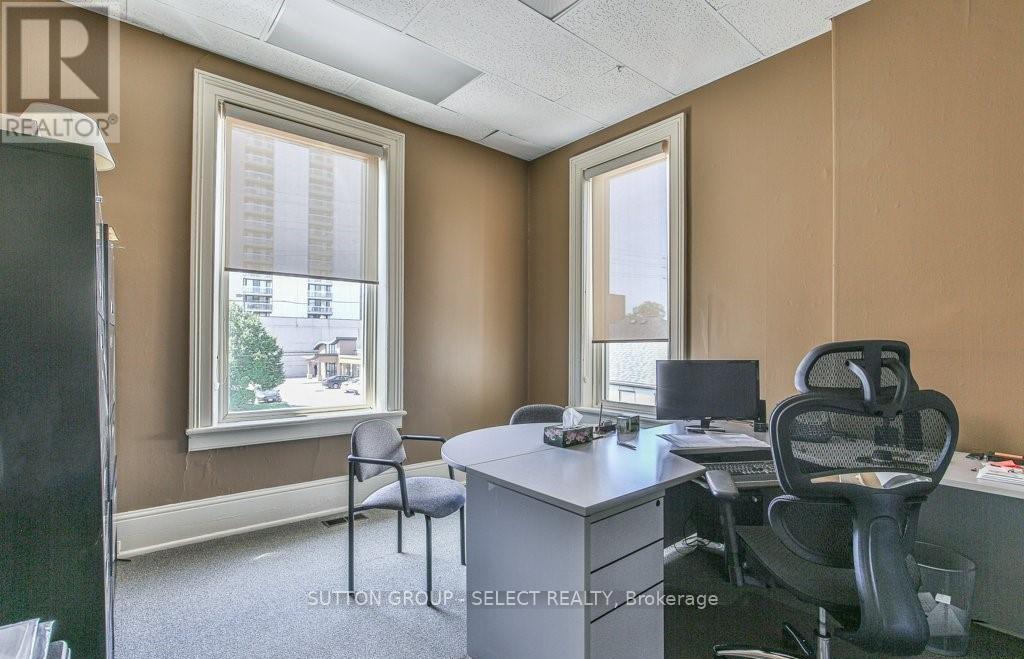 444 York Street, London East (East K), Ontario  N6B 2V9 - Photo 18 - X12278402
