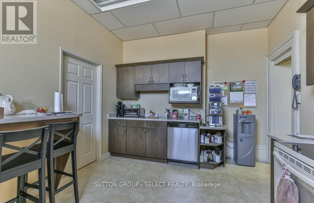 444 York Street, London East (East K), Ontario  N6B 2V9 - Photo 15 - X12278402