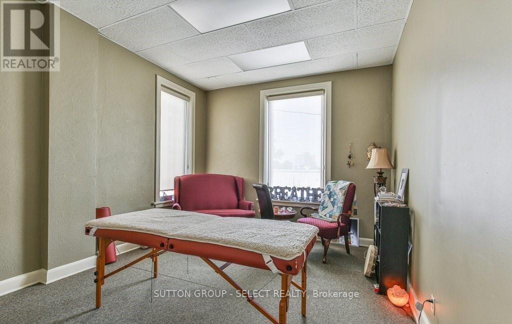 444 York Street, London East (East K), Ontario  N6B 2V9 - Photo 19 - X12278402
