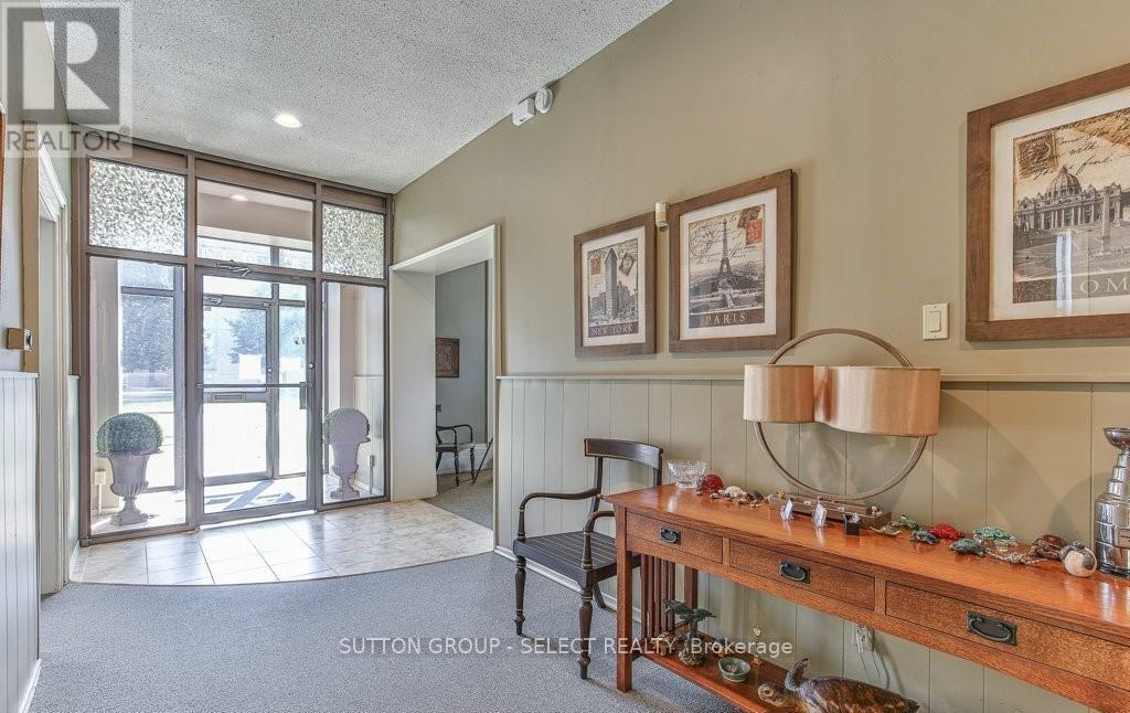 444 York Street, London East (East K), Ontario  N6B 2V9 - Photo 4 - X12278402