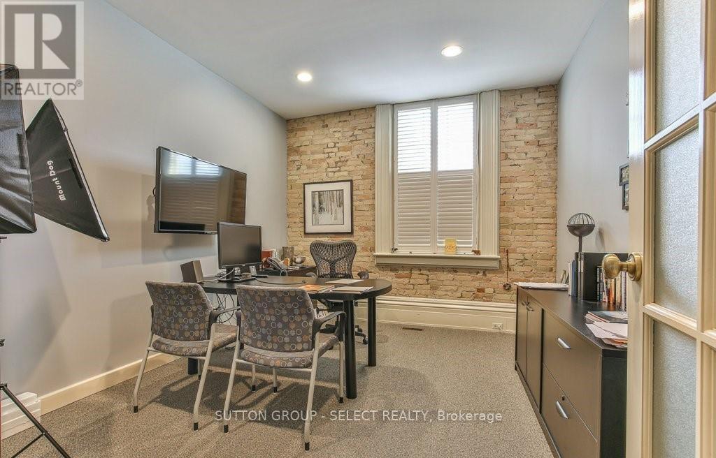 444 York Street, London East (East K), Ontario  N6B 2V9 - Photo 7 - X12278402