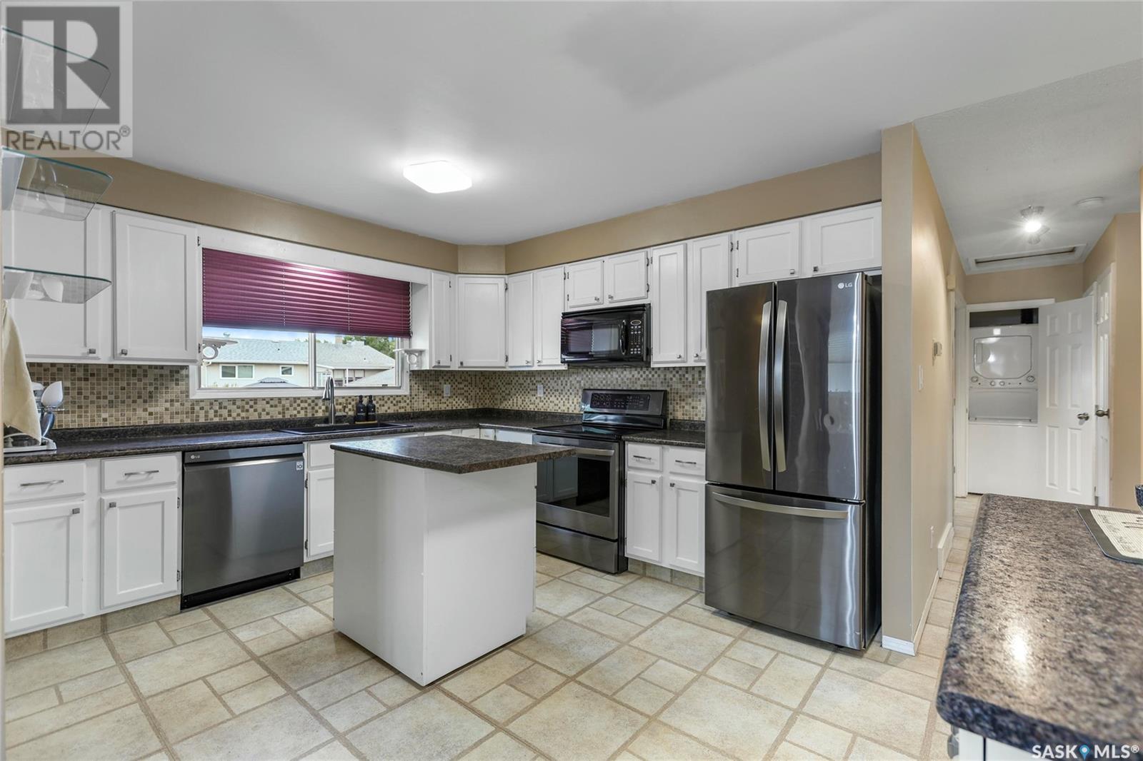 Property at 51 HAYES CRESCENT image 3