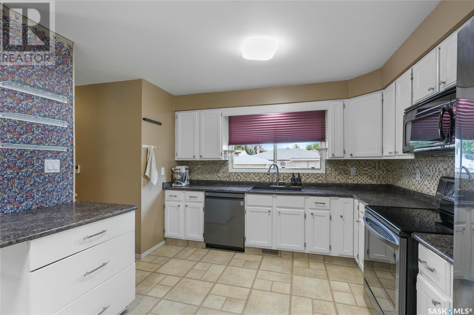 Property at 51 HAYES CRESCENT image 4