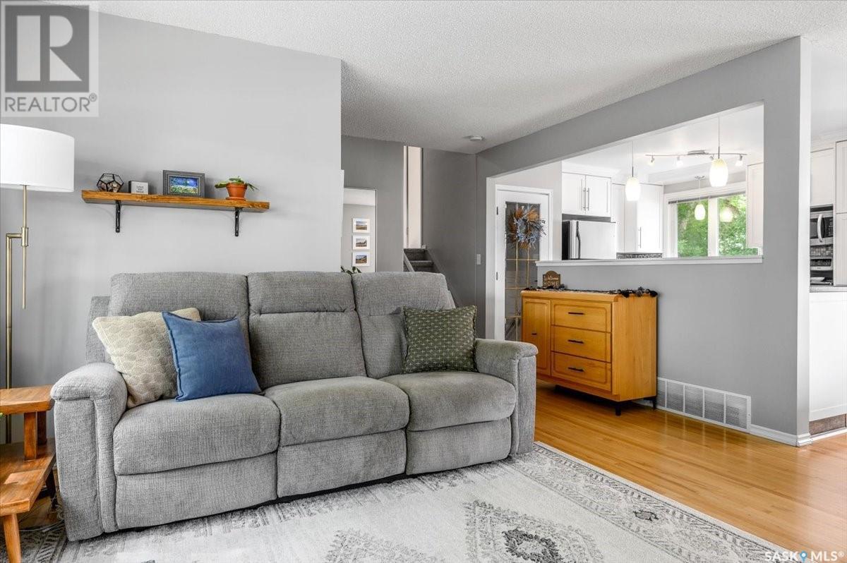 Property at 3542 Queen STREET image 4
