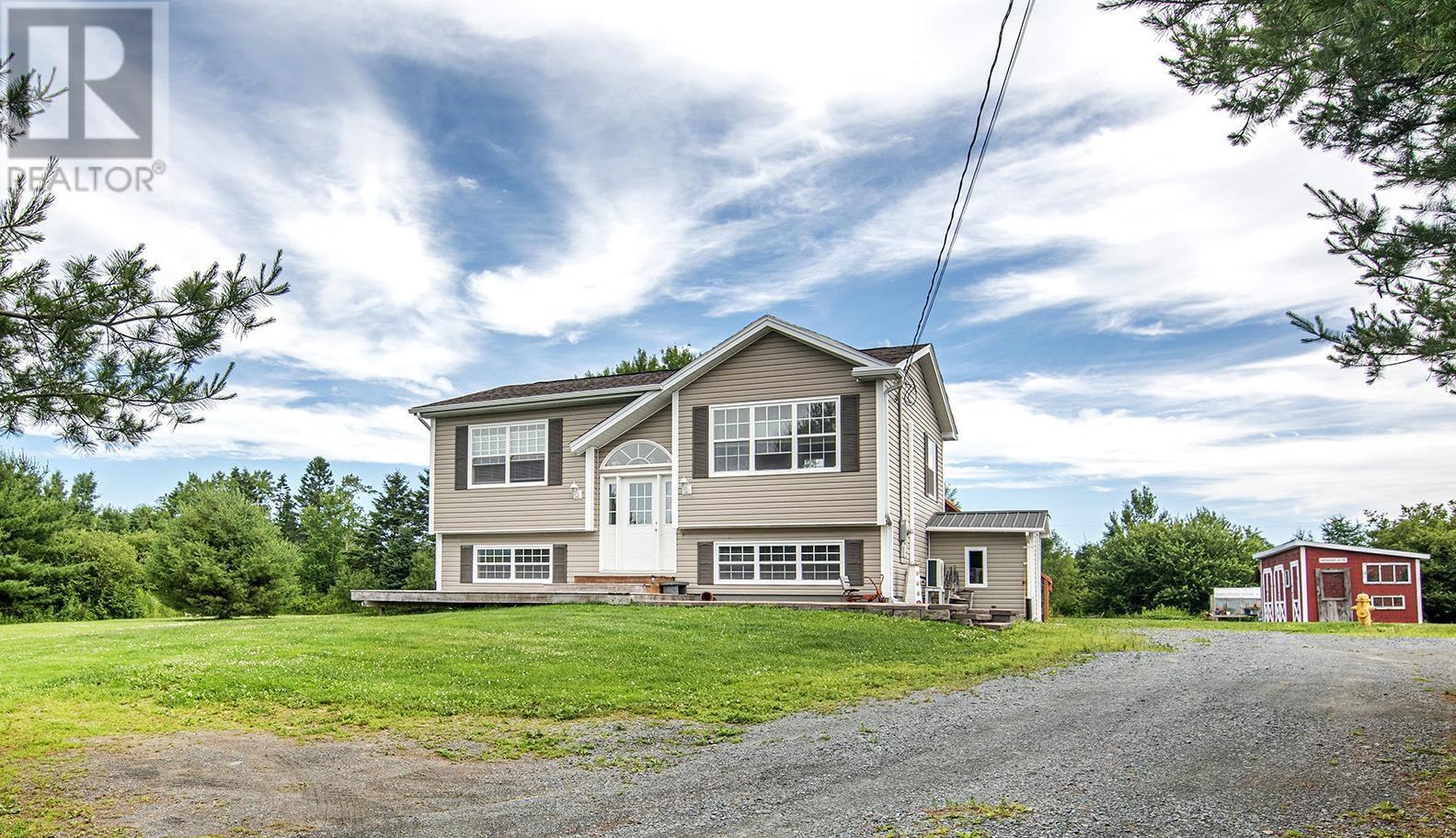 579 Highway 1, Mount Uniacke, Nova Scotia