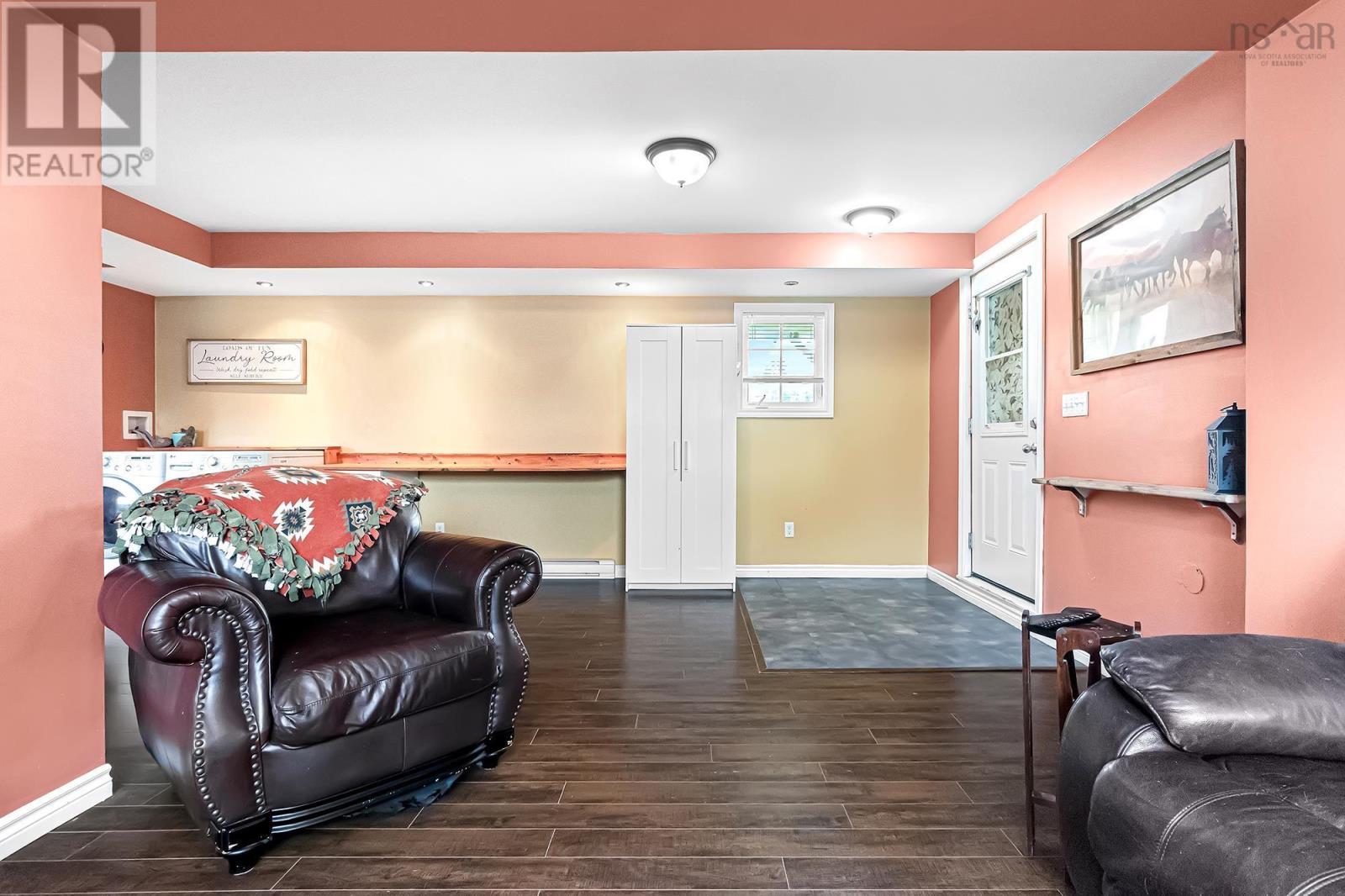 579 Highway 1, Mount Uniacke, Nova Scotia  B0N 1Z0 - Photo 21 - 202517160