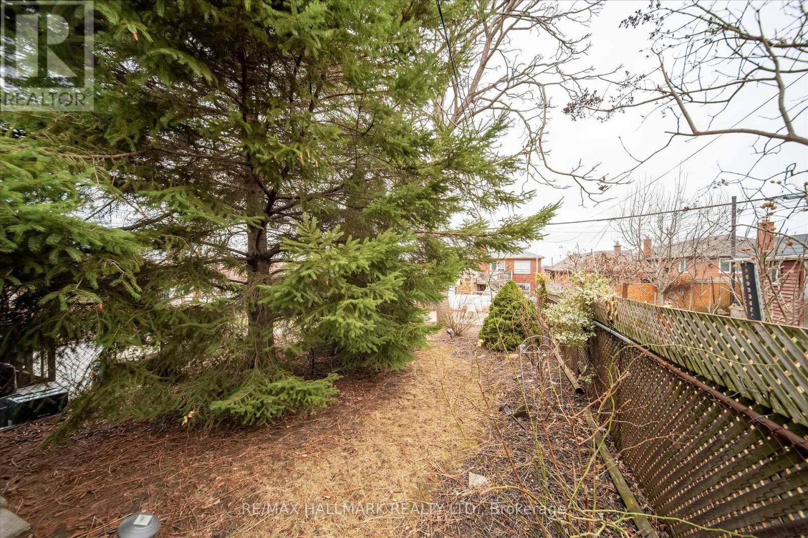 510 Northcliffe Boulevard, Toronto, Ontario  M6E 3L5 - Photo 27 - C12278364