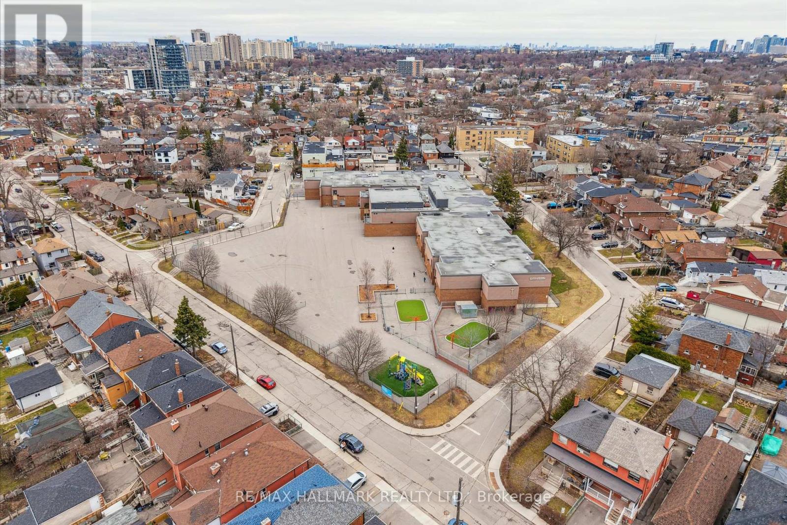510 Northcliffe Boulevard, Toronto, Ontario  M6E 3L5 - Photo 36 - C12278364