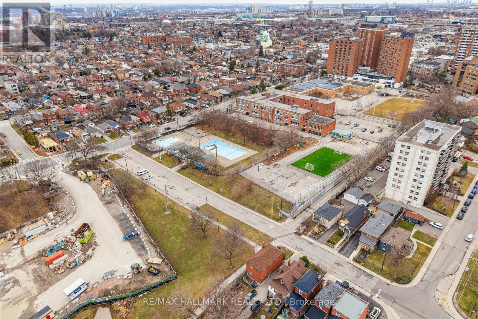 510 Northcliffe Boulevard, Toronto, Ontario  M6E 3L5 - Photo 37 - C12278364