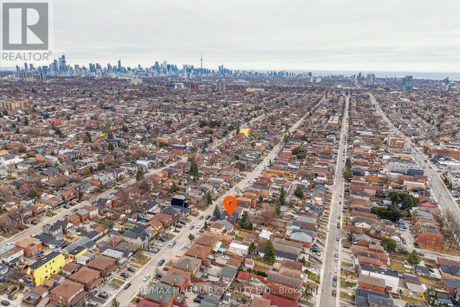 510 Northcliffe Boulevard, Toronto, Ontario  M6E 3L5 - Photo 42 - C12278364