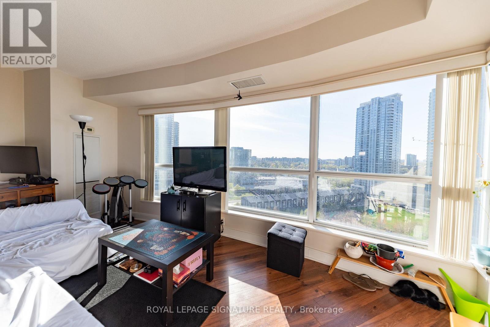 1423 - 135 Village Green Square, Toronto, Ontario  M1S 0G4 - Photo 9 - E12278449