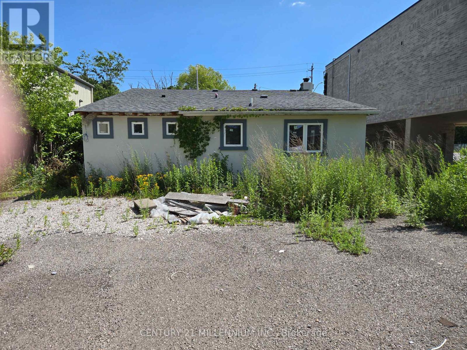 220 King Road, Richmond Hill, Ontario  L4E 2W1 - Photo 4 - N12278473