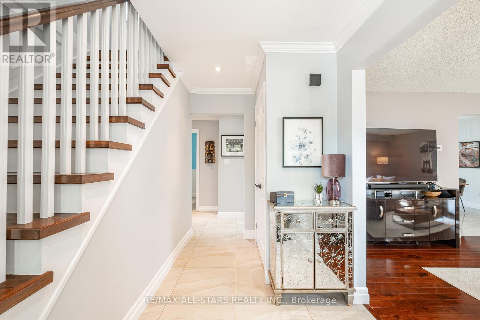 Property at 84 THICKETWOOD BOULEVARD image 5