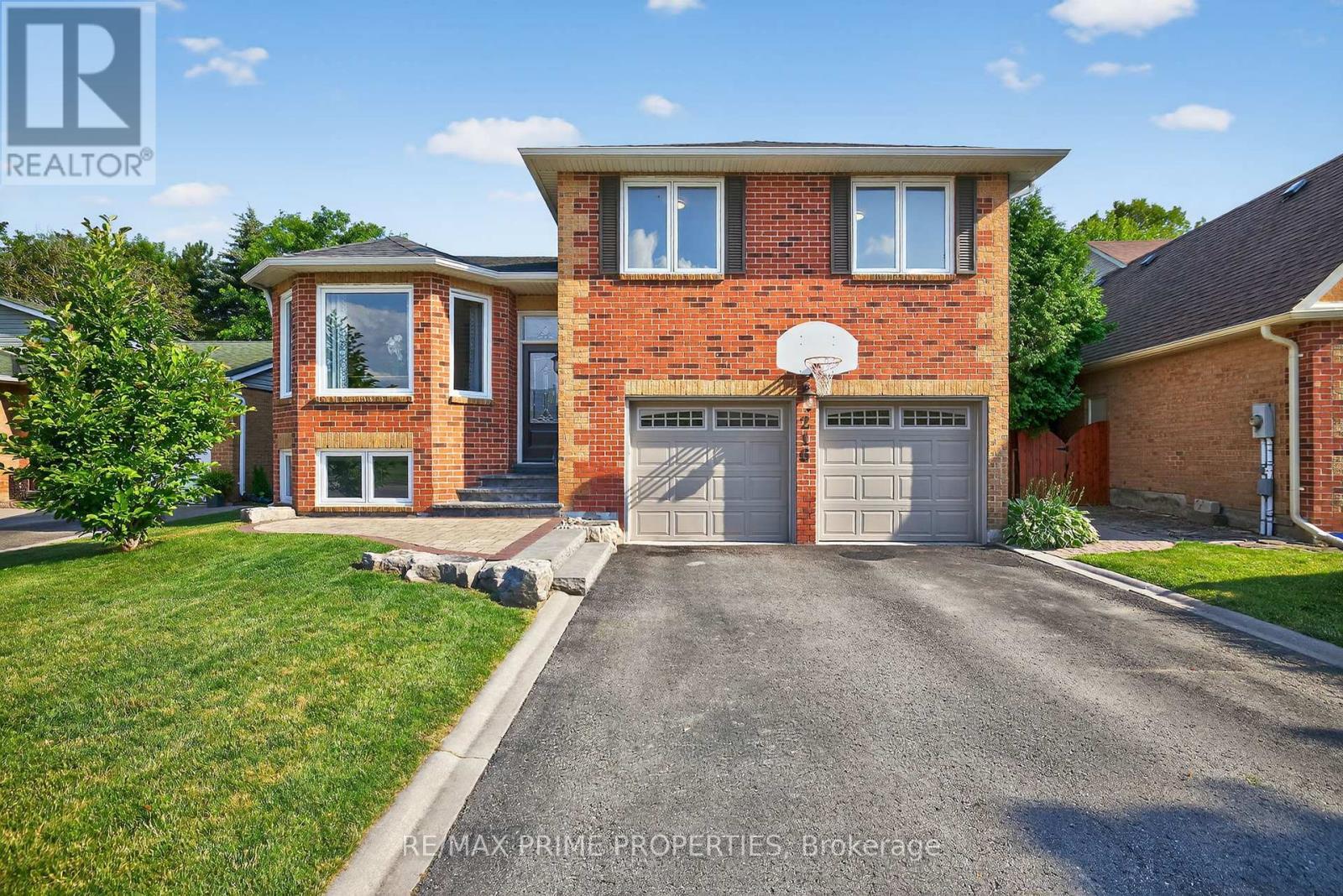 Property at 216 CROSSLAND GATE image 1
