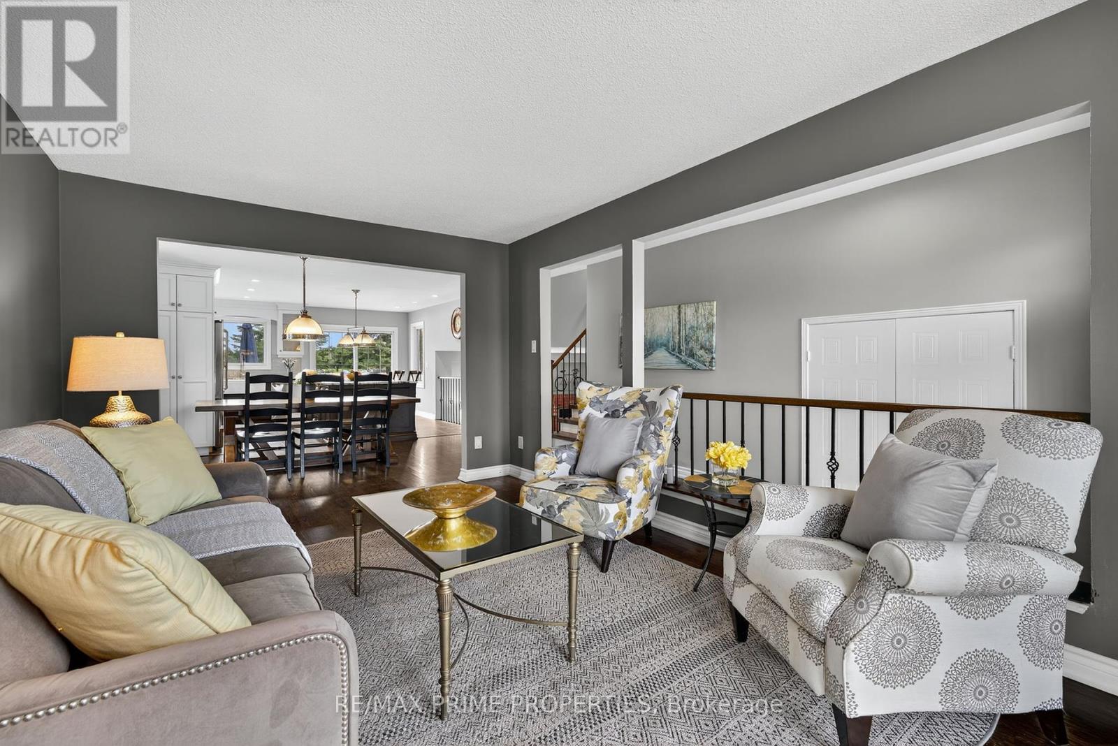 Property at 216 CROSSLAND GATE image 3