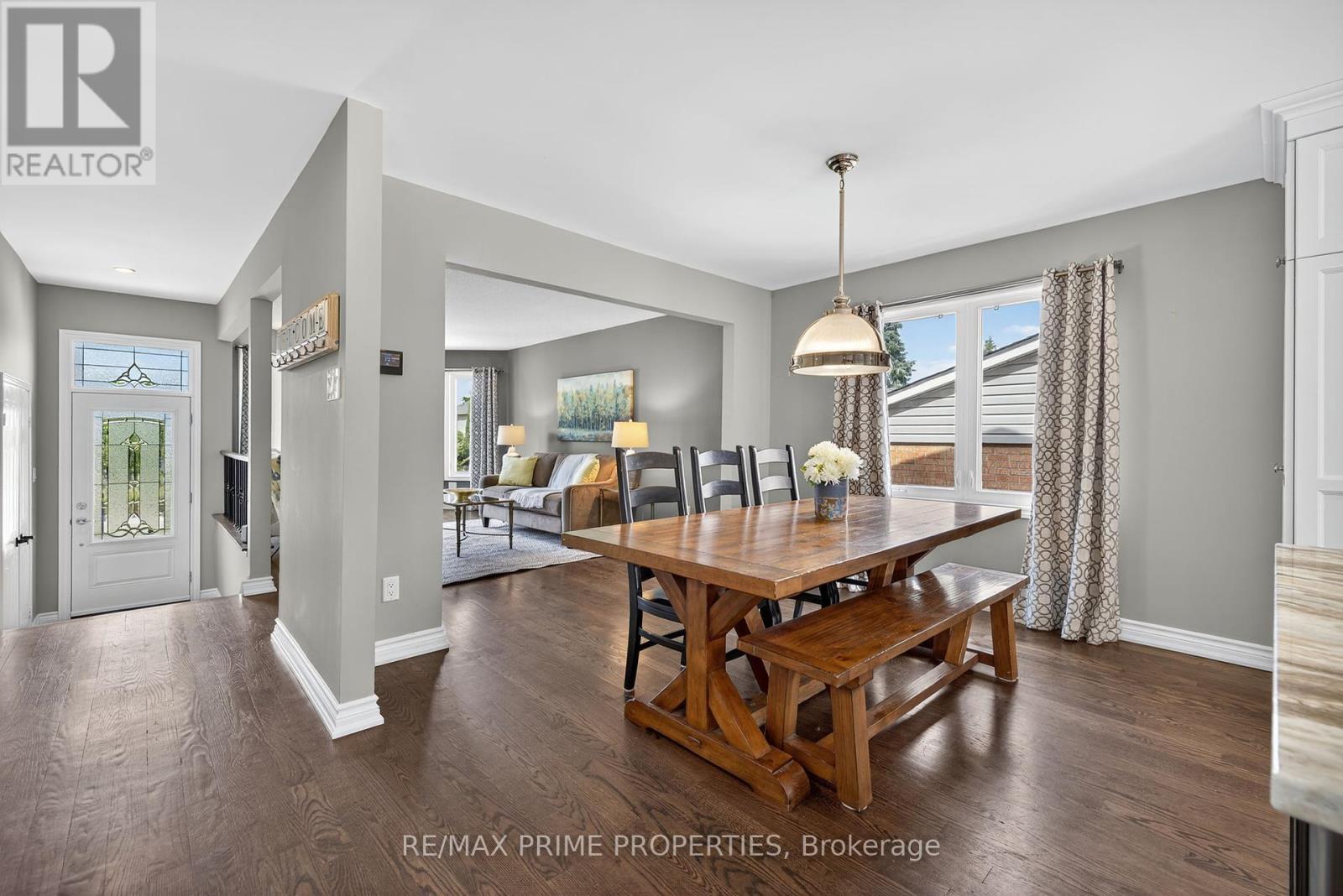 Property at 216 CROSSLAND GATE image 5