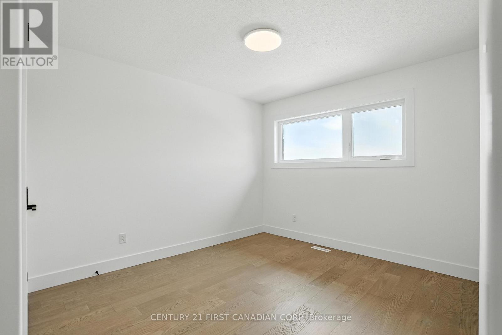 3120 Gillespie Trail, London South, Ontario  N6P 0L4 - Photo 19 - X12278557