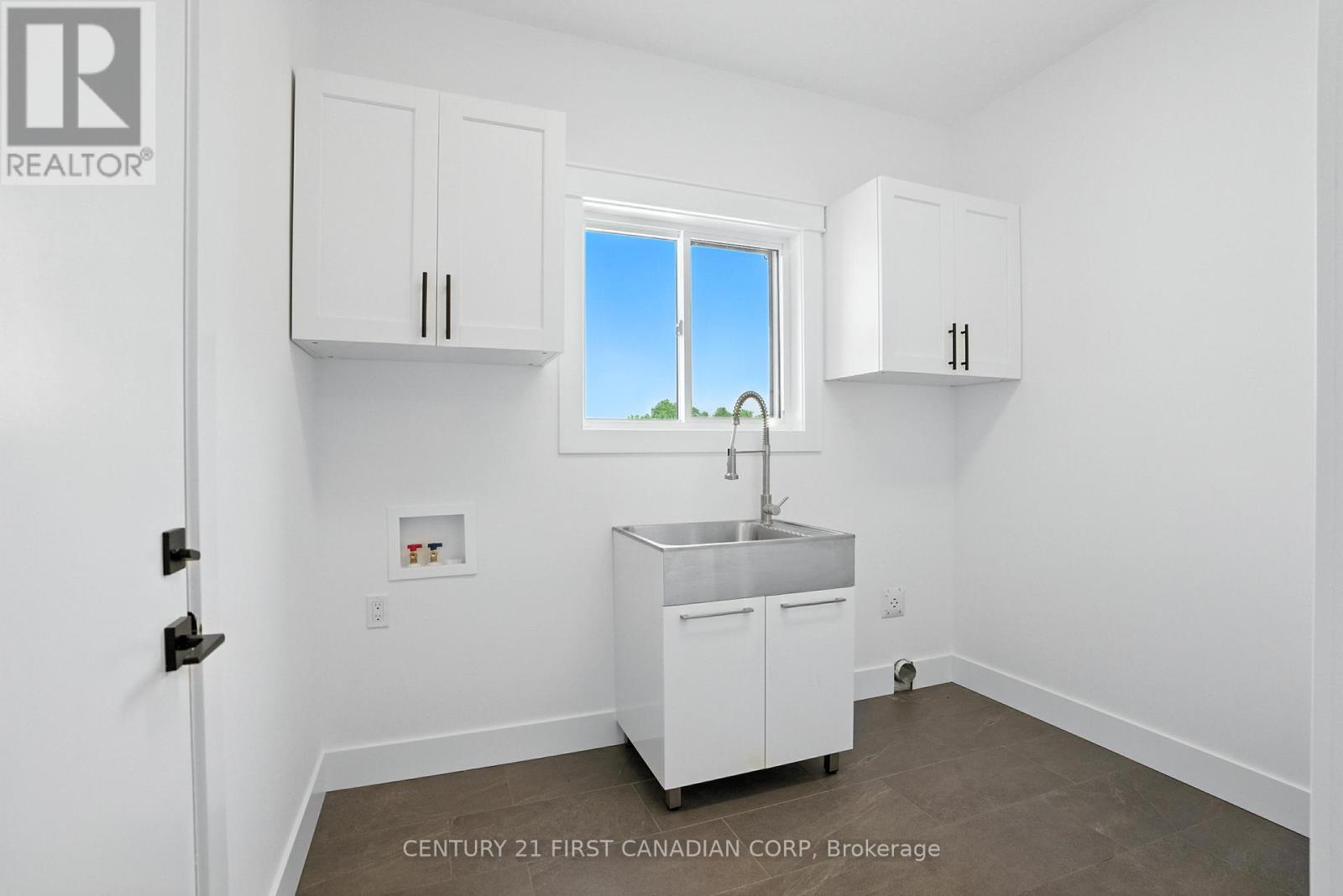 3120 Gillespie Trail, London South, Ontario  N6P 0L4 - Photo 5 - X12278557
