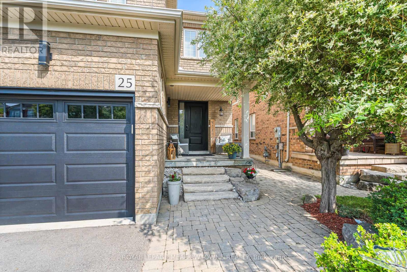 Property at 25 MILFOIL STREET image 2
