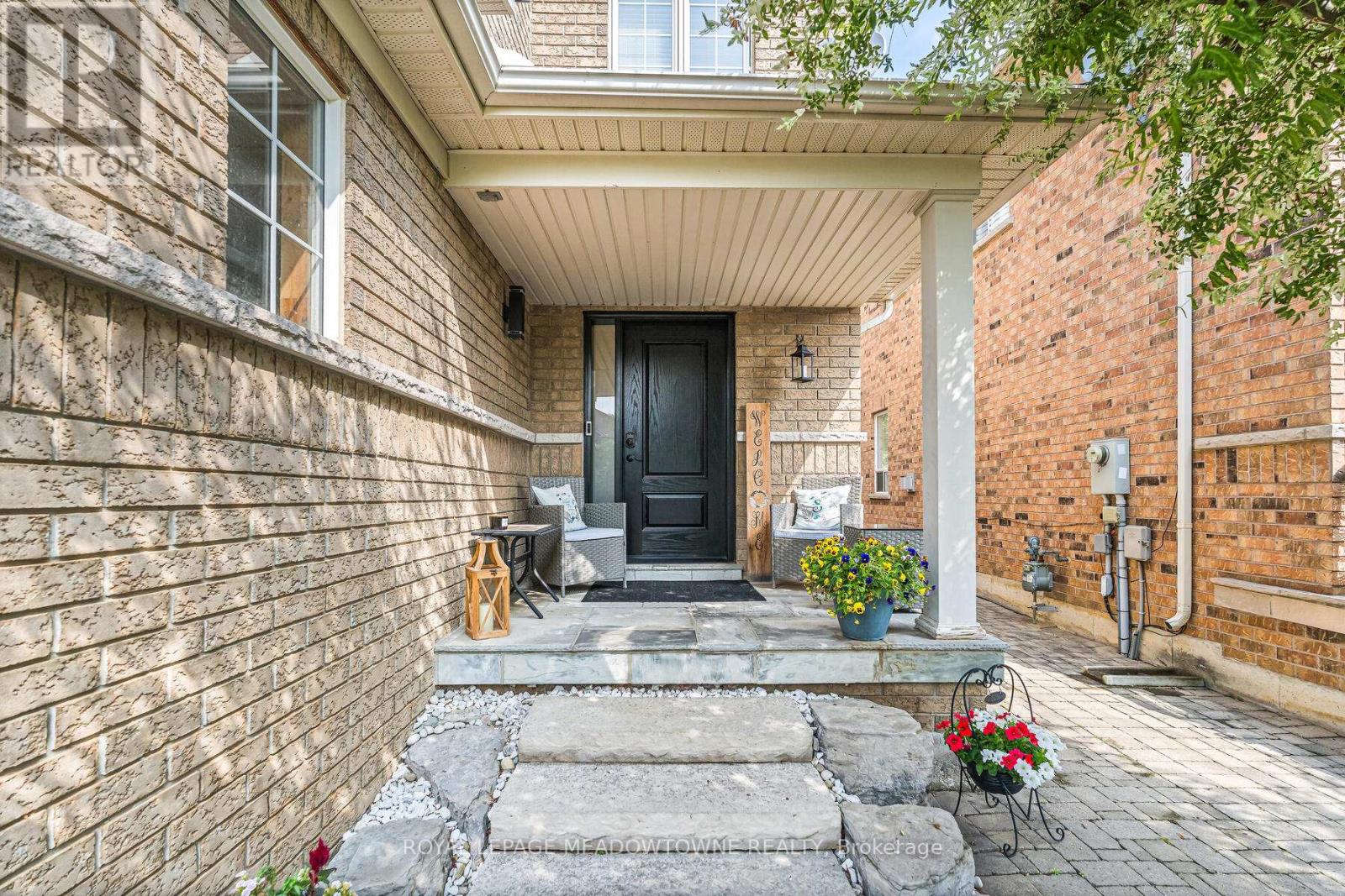 Property at 25 MILFOIL STREET image 3