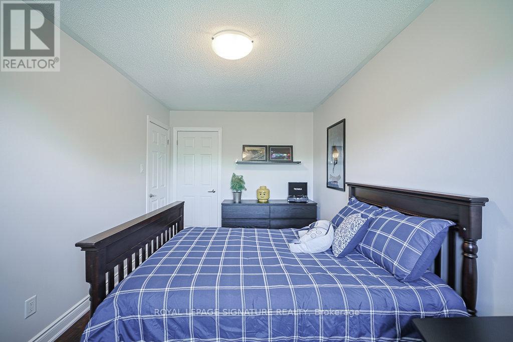 1106 Highgate Place, Mississauga, Ontario  L4W 3H4 - Photo 32 - W12278477