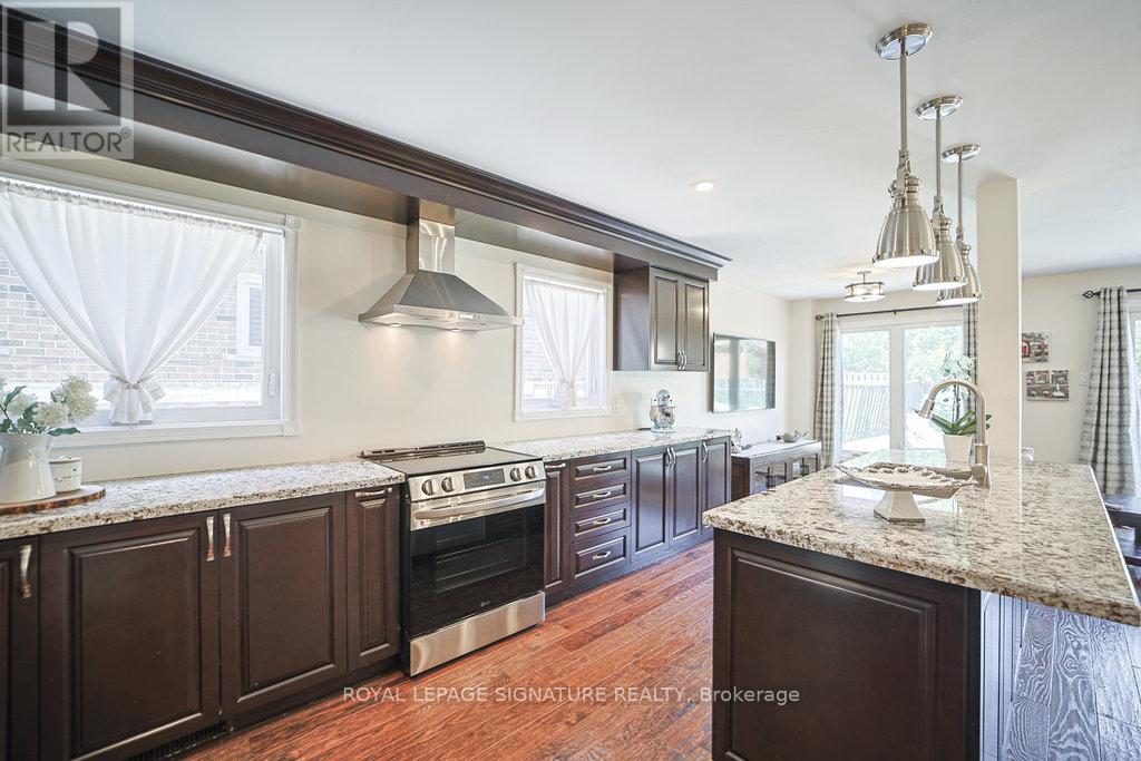 1106 Highgate Place, Mississauga, Ontario  L4W 3H4 - Photo 6 - W12278477