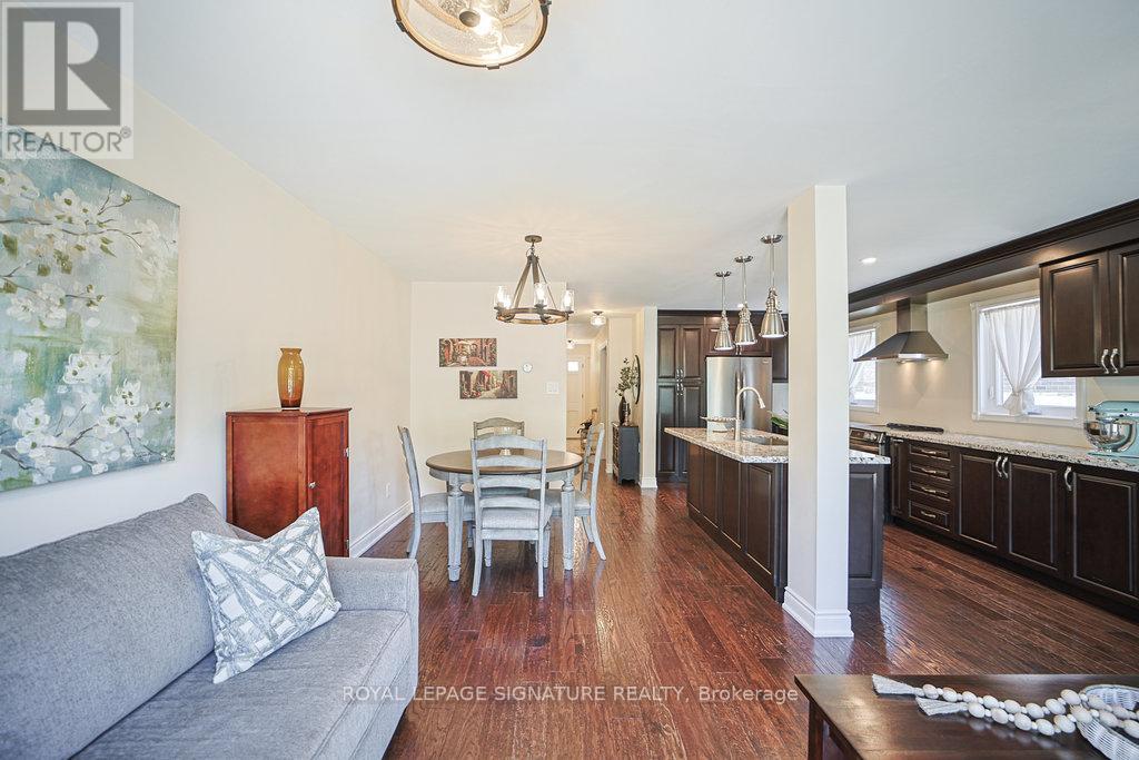 1106 Highgate Place, Mississauga, Ontario  L4W 3H4 - Photo 9 - W12278477