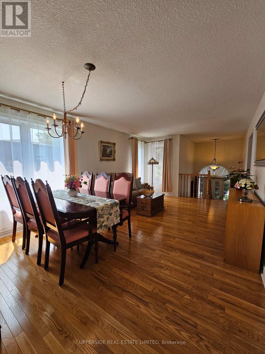 4 Kingsley Road S, Halton Hills, Ontario  L7J 2Z5 - Photo 4 - W12278502
