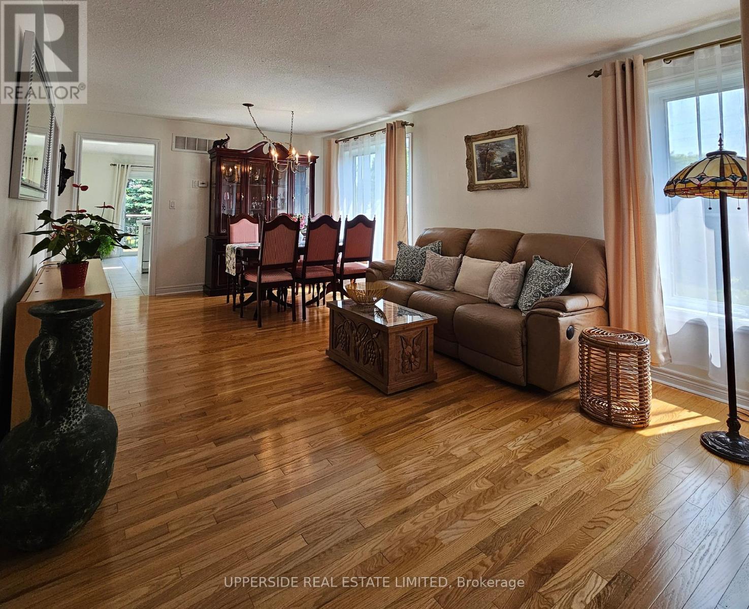 4 Kingsley Road S, Halton Hills, Ontario  L7J 2Z5 - Photo 5 - W12278502