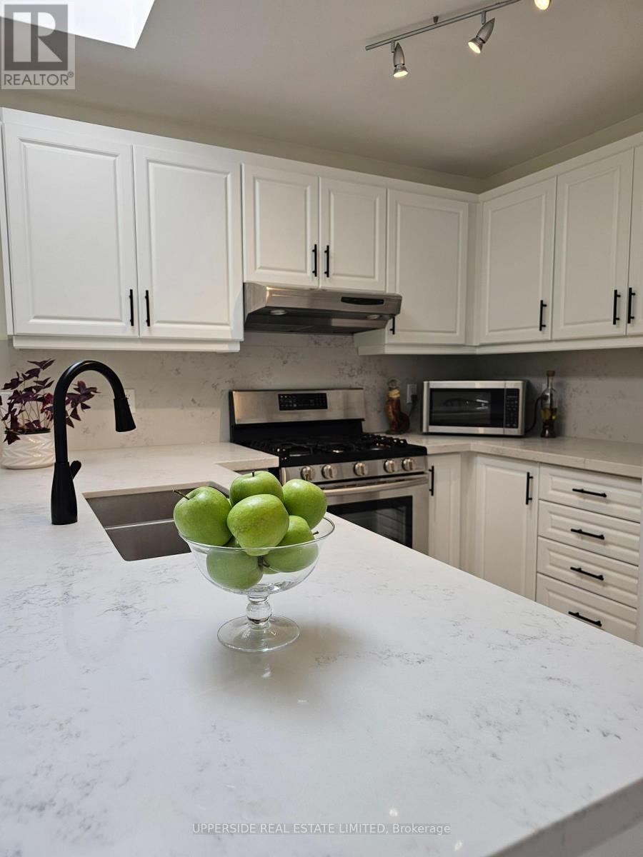 4 Kingsley Road S, Halton Hills, Ontario  L7J 2Z5 - Photo 8 - W12278502