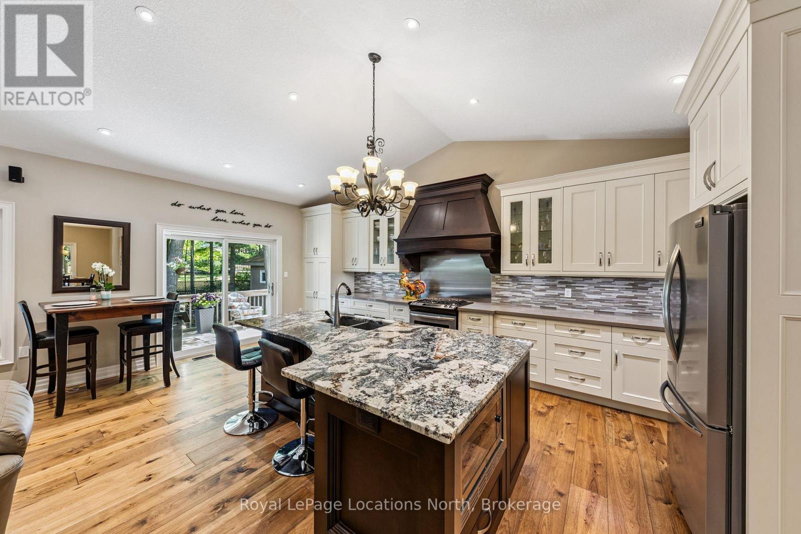 77 Knox Road W, Wasaga Beach, Ontario  L9Z 2A8 - Photo 12 - S12278611